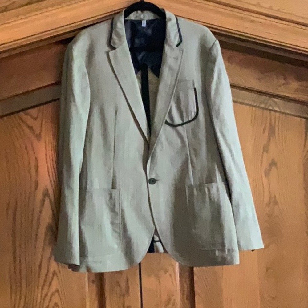 EFM lightweight blazer no iron soft shoulder